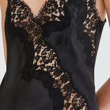 قميص قصير من الحرير الماسي باللون الأسود