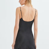 قميص قصير من الحرير الماسي باللون الأسود