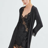 رداء قصير من الحرير الماسي باللون الأسود
