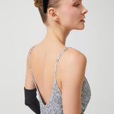 فستان مرصع بالنجوم