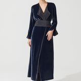 كيمونو مخملي باللون الرمادي