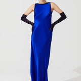 فستان السماء الزرقاء