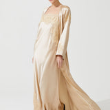 رداء ريتا الحريري الذهبي