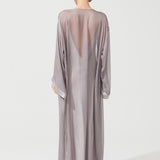 رداء ديكو الحريري باللون الرمادي والأبيض