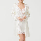 رداء قصير من الحرير الماسي باللون البني الفاتح