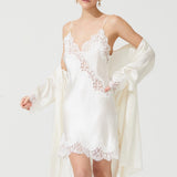 رداء قصير من الحرير الماسي باللون البني الفاتح