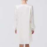 رداء قصير من الحرير الماسي باللون البني الفاتح