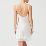 قميص قصير من الحرير الماسي باللون البيج