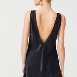 قميص قصير من الحرير باللون الأسود من جوي