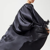 رداء القمر الحريري الأسود