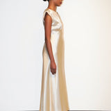 قميص رومانسي من الحرير باللون البيج