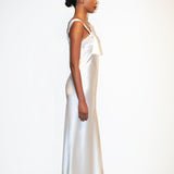 قميص هيلين الحريري باللون البني الفاتح