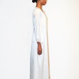 رداء هيلين الحريري باللون الاصفر