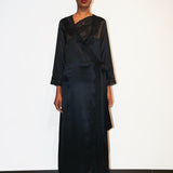 رداء هيلين الحريري الأسود