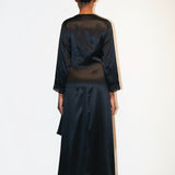 رداء هيلين الحريري الأسود