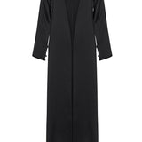 رداء الشارع باللون الأسود