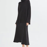 تنورة تانجو الحريرية باللون الأسود