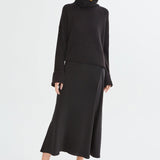 تنورة تانجو الحريرية باللون الأسود